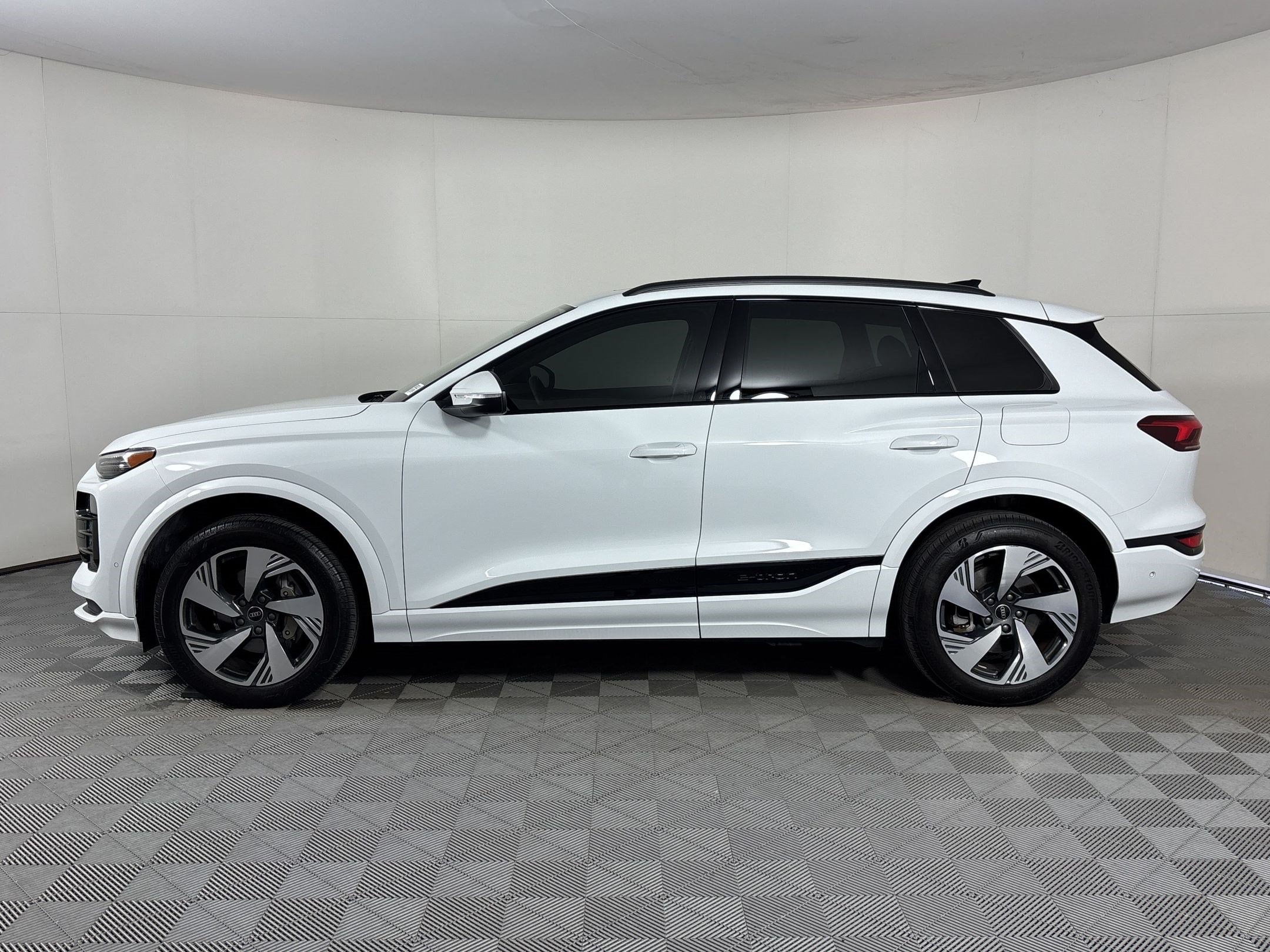 audi q6 e-tron 2025 WA124BGF2SA006215 image audi q6 e-tron 2025 WA124BGF2SA006215 image